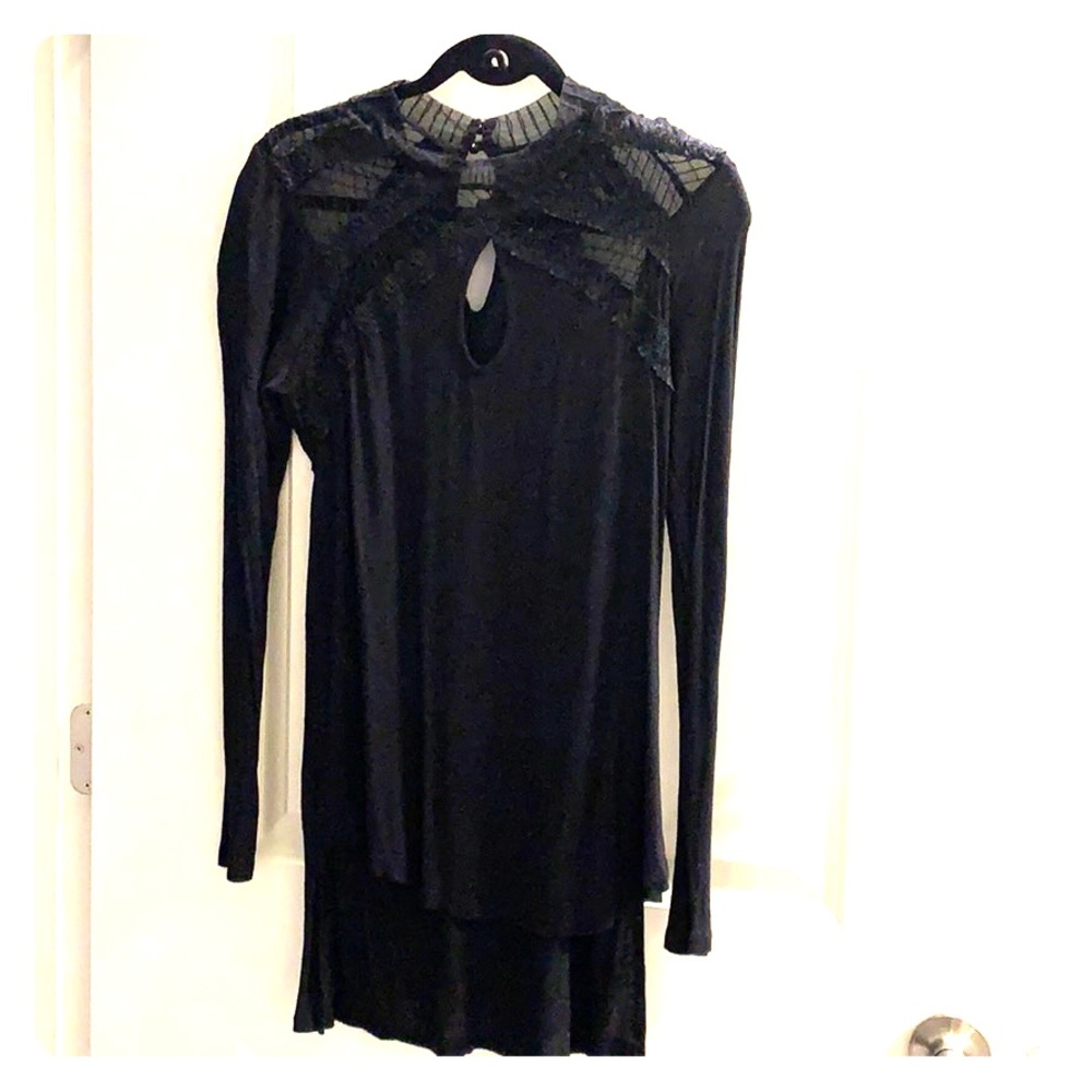 Hi-Lo long sleeve top with lace
